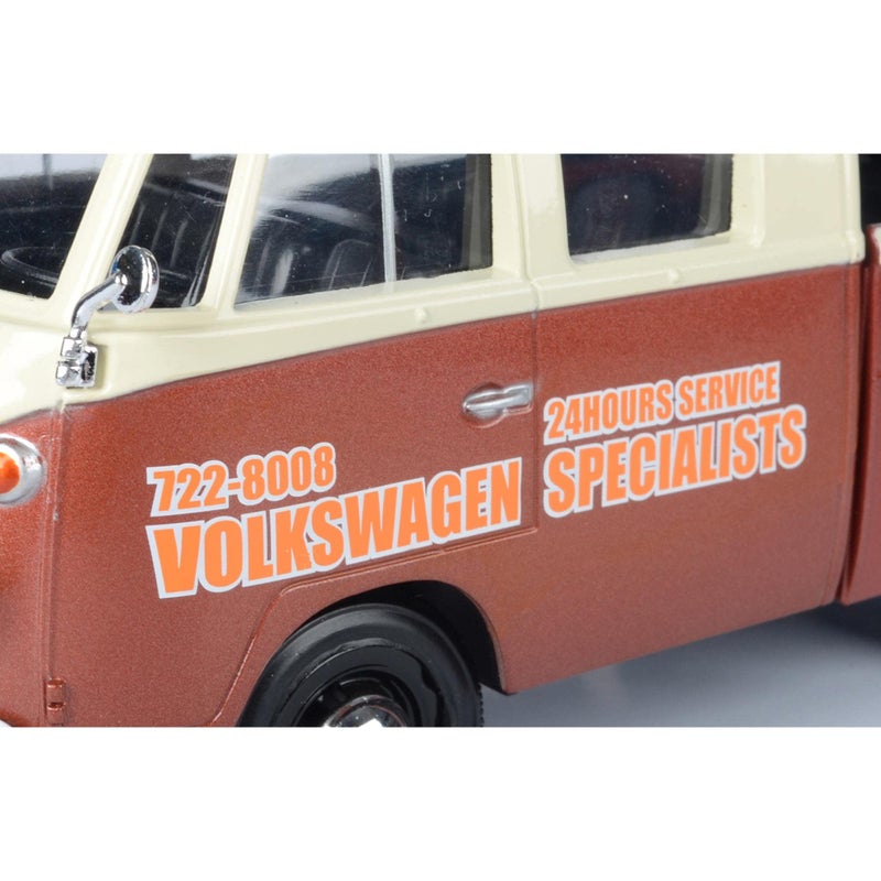 موتورماكس Motormax Volkswagen Type 2 (T1) شاحنة سحب فولكس فاجن متخصصون بني معدني وكريمي 1/24 نموذج سيارة مصبوبة - Image 5